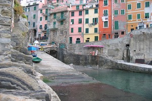 Xtrallusion offers characteristic Bed and Breakfast, B&B, Guest House, Hotel, Albergo and Country Lodge accommodation in Italy. Plus independent self-guided Walking, Adventure, Activity, Skiing and Paragliding Holiday itineraries on the Italian Rivieras, in the Italian Lakes, in the Italian Alps and in some of the most beautiful corners of Italy.